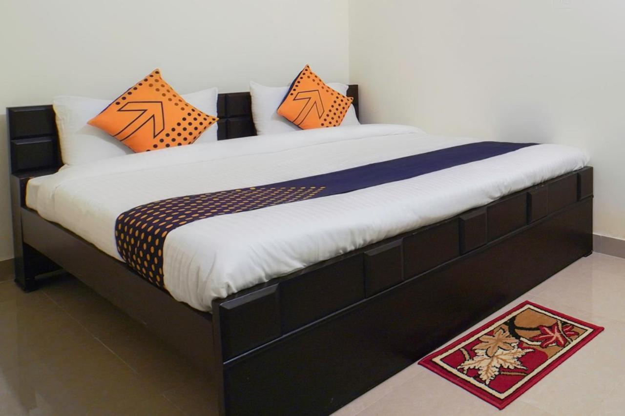 Spot On 67119 Hotel Shivam Residency Rāmpura Exteriör bild